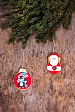 Noel kurabiyeleri. Festival dekorasyon ile Noel tatlılar. 