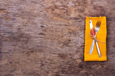 Çatal, bıçak, peçete, çatal bıçak takımı.