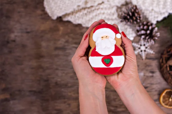 Bolachas de Natal. Biscoitos de Natal com decoração festiva . — Fotografia de Stock