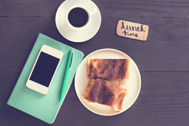 siyah arka plan üzerine Strudel