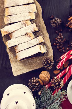 siyah arka plan üzerine Strudel