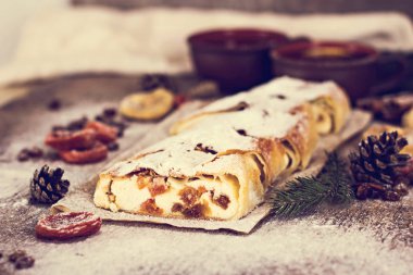 Strudel Kuruyemiş ile