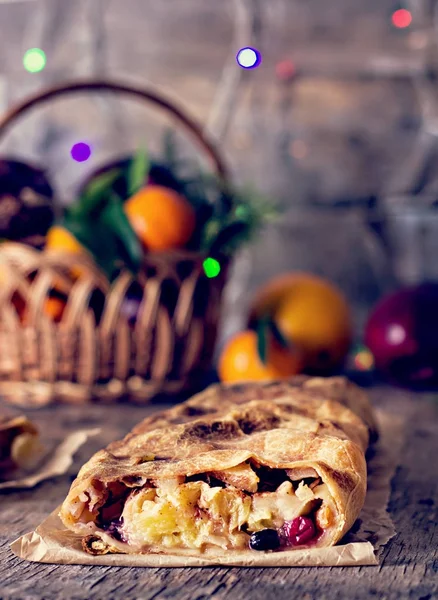 meyveli turta ve kış dekor.