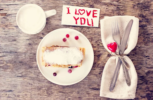 Strudel Valentine Days Decor Strudel Pie Cranberries Powdered Sugar Valentine — Stock Photo, Image