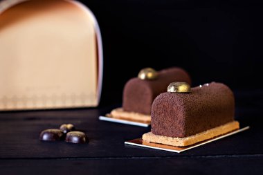 Çikolatalı kek, Espresso kahve ve metin için bir kart 