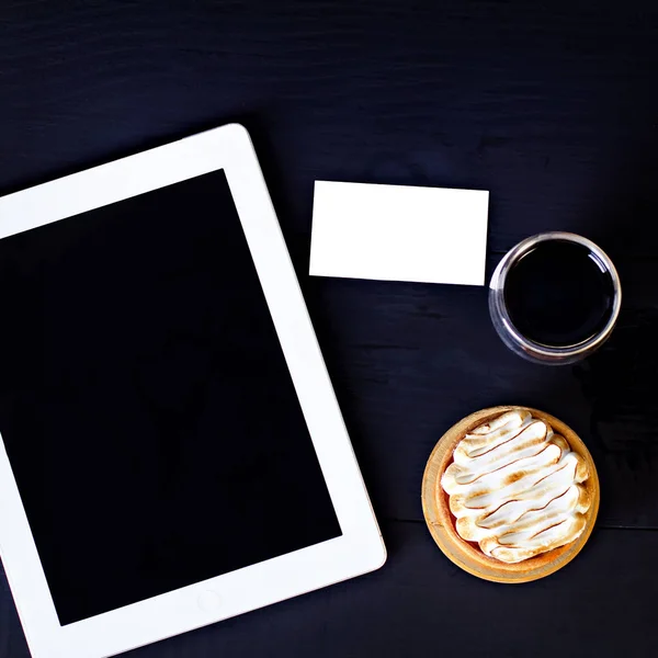 Torta de limão, café expresso e um cartão para o seu texto — Fotografia de Stock