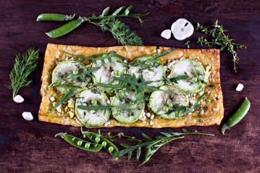 Yeşil sebzeler ile pasta. Bahar Kek. 