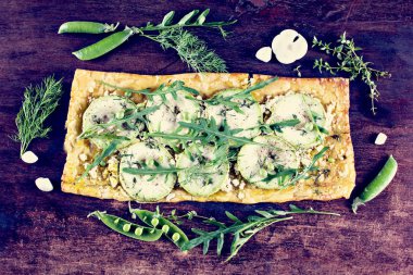 Yeşil sebzeler ile pasta. Bahar Kek. 