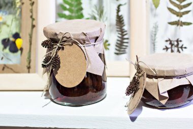 Bankalar ile ev yapımı reçel. 