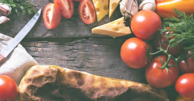 sebzeli meyveli turta