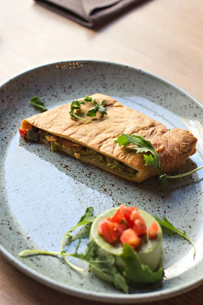 sebzeli meyveli turta.