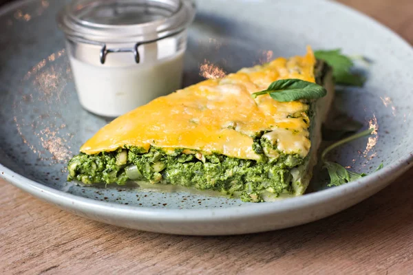 Ispanak ve peynirli börek.