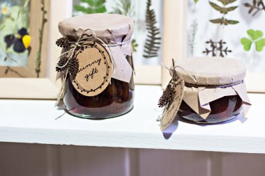 Bankalar ile ev yapımı reçel. 