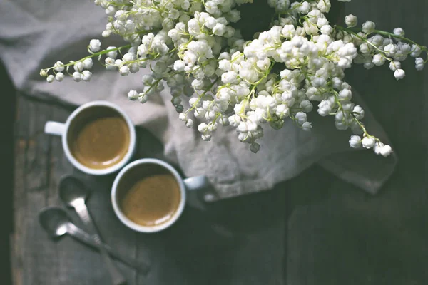Espresso dan lily dari lembah — Stok Foto
