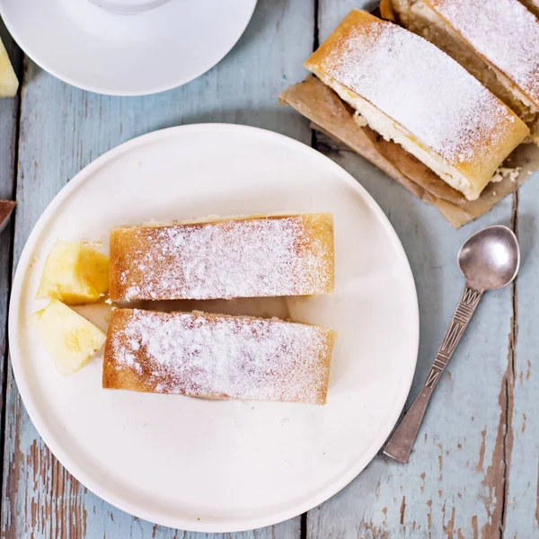 Tarta Strudel Tarta Con Queso Frutas Exóticas Con Piña Coco — Foto de Stock