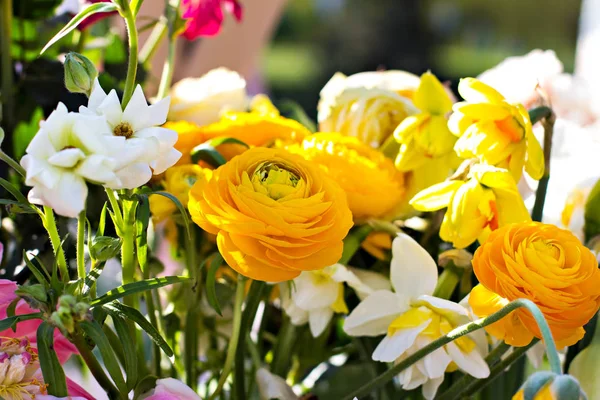 Mazzo Fiori Colorati Rose Nel Negozio Fiori Vetrina Del Mercato — Foto Stock