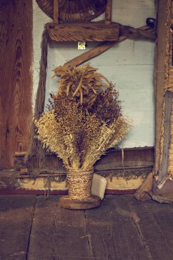 Samanlık, mahsul, kırsal yaşam.