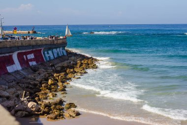 Tel Aviv seti. Tahta kaldırım bölgesi. Güverteden deniz manzarası. İsrail, Tel Aviv.
