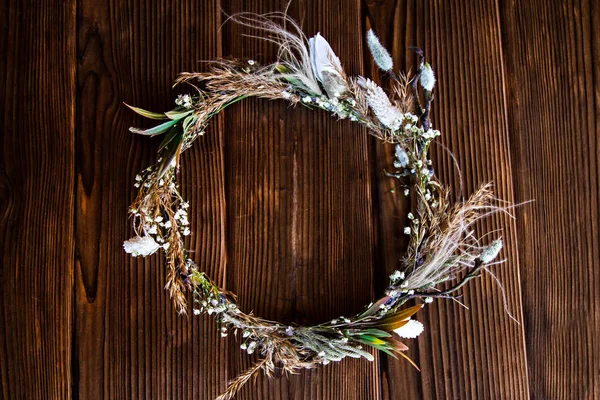 Corona de novia de boda, accesorios de boda en estilo rústico . —  Fotos de Stock