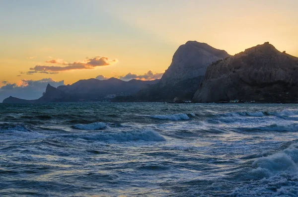 Karadeniz Gün Batımı Dağların Manzarası Sudak Kırım — Stok fotoğraf