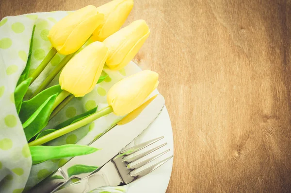 Ajuste de mesa de primavera para Pascua o Día de la Madre — Foto de Stock