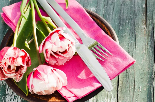 Conjunto de mesa festiva para el día de la madre o cumpleaños . — Foto de Stock