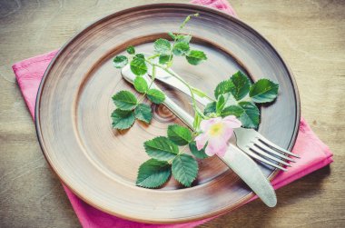 Pembe çiçekli Festival Tablo ayarı.