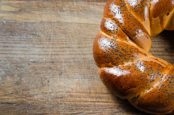 Dolce tradizionale pane fatto in casa di vimini . — Foto Stock