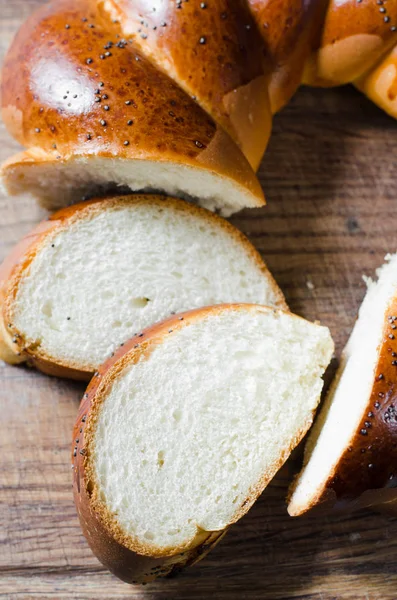 Wicker homemade bread. Sweet wheat sliced bun. — Stock Photo, Image