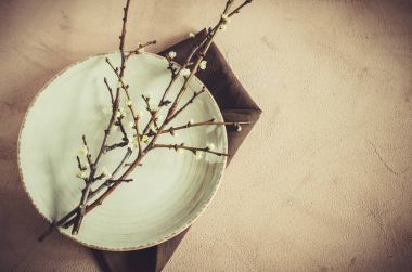 Vintage Tablo ayarı ile çiçek süslemeleri.