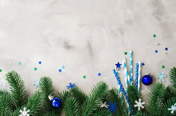 Fondo de Navidad con pajitas con varios patrones en color azul para la fiesta de Navidad o Año Nuevo . — Foto de Stock