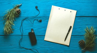 Buharlaştırıcı ve yetişkin eski sayfa üstten görünüm 