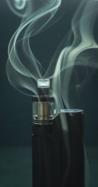 mavi bir arka plan üzerinde Buharlaştırıcı