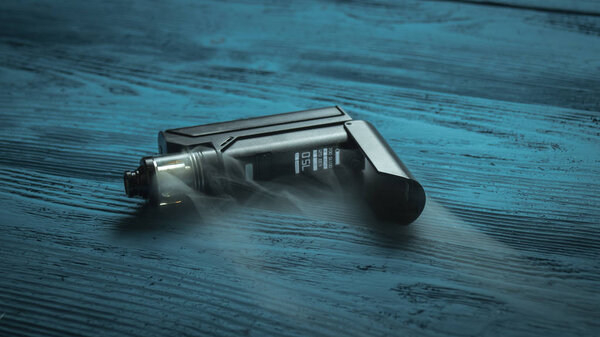 испаритель на синем фоне
