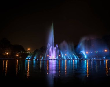 gece renkli Çeşmesi 