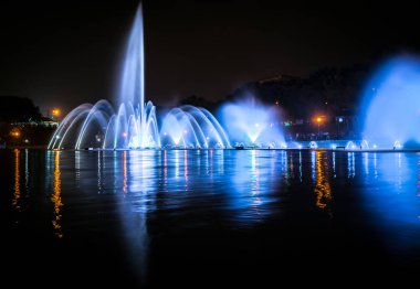 gece renkli Çeşmesi 
