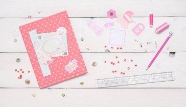 Pembe hediye klasör 