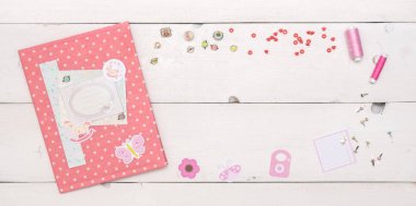 Pembe hediye klasör 