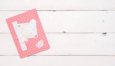 Pembe hediye klasör 