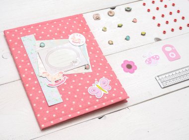 Pembe hediye klasör 