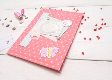 Pembe hediye klasör 