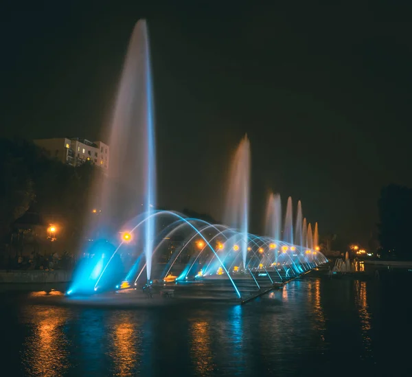 Night colored fountain