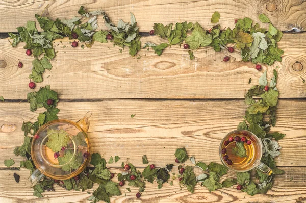 çerçeve ahşap kurullarında bitkisel çay