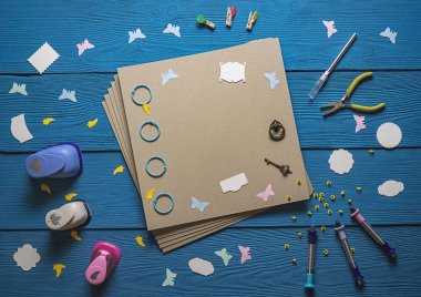 boş fotoğraf albümü ve scrapbooking araçları 