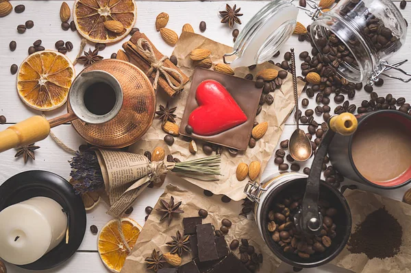 Op Ansicht der Kaffee-Set am Tag des heiligen Valentin — Stockfoto