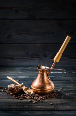 Turku kahve demlemek için ayarla