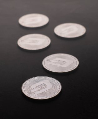 Dijital para fiziksel metal gümüş dashcoin sikke.