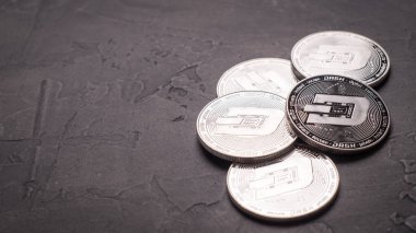 Dijital para fiziksel metal gümüş dashcoin sikke.