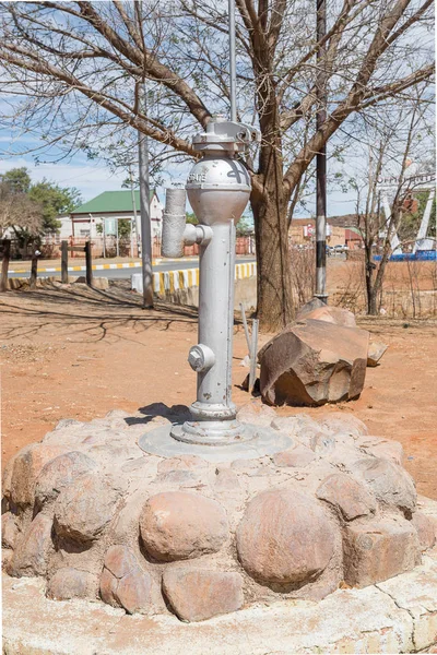 Pompa wody zabytkowe monety w Koffiefontein — Zdjęcie stockowe