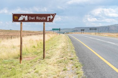 Yol işareti için doğal baykuş yol Nieu-Betesda için